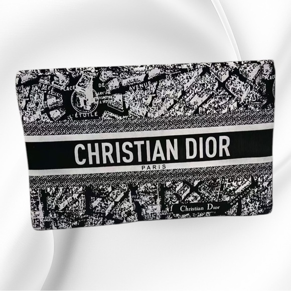 Dior Handbags - Dior Beauty Plan De Paris Cosmetic Pouch